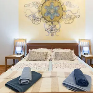 The Quiet Blue In The Center! Apartment